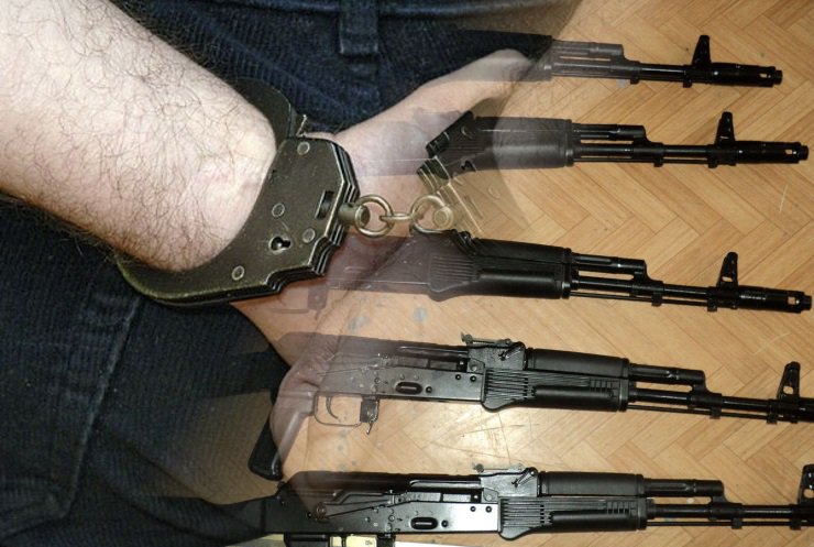 У Дніпропетровську троє чоловіків розпродували зброю із Донбасу