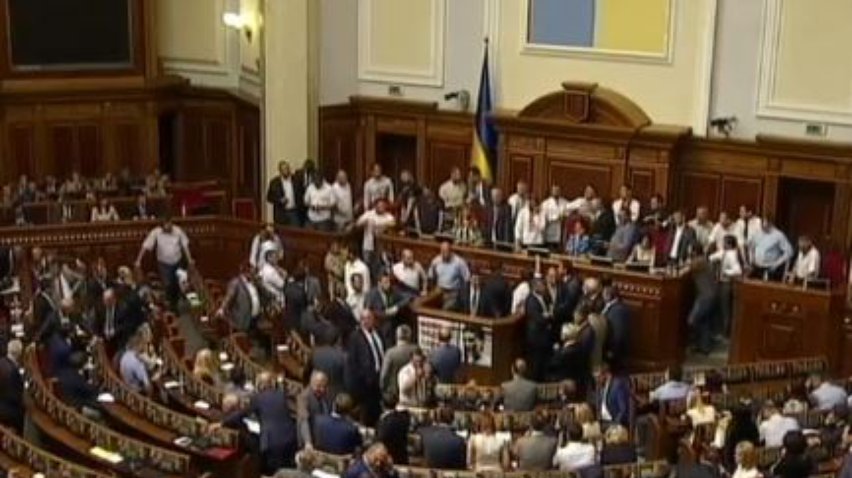 Верховна рада підтримала децентралізацію 265 голосами
