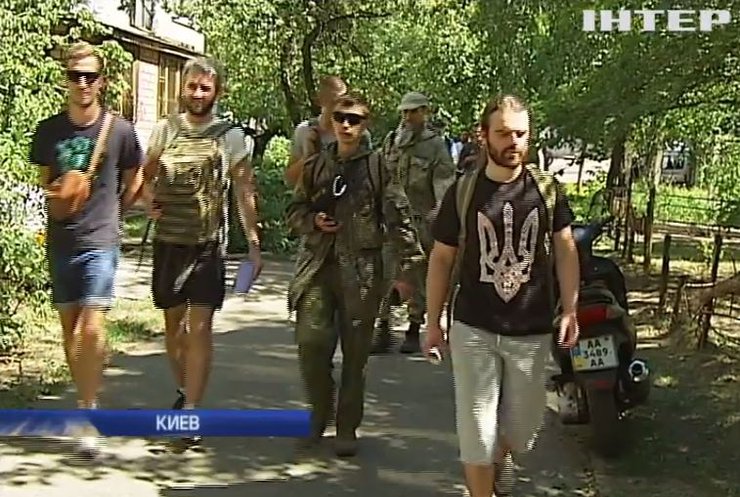 В Киеве активисты громили аптеку, где продают наркоманам лекарства