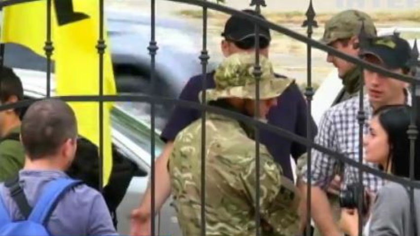 "Тризуб" заборонив своїм бійцям служити у міліції