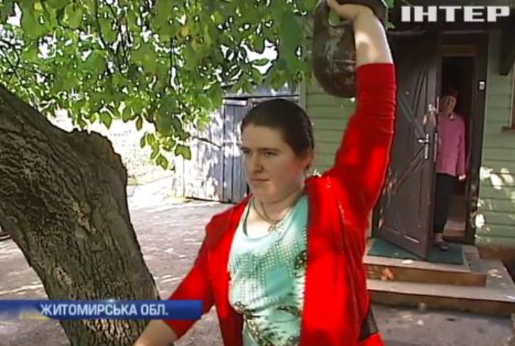 Силачка з Житомирщини залишилась без грошей на Чемпіонат світу