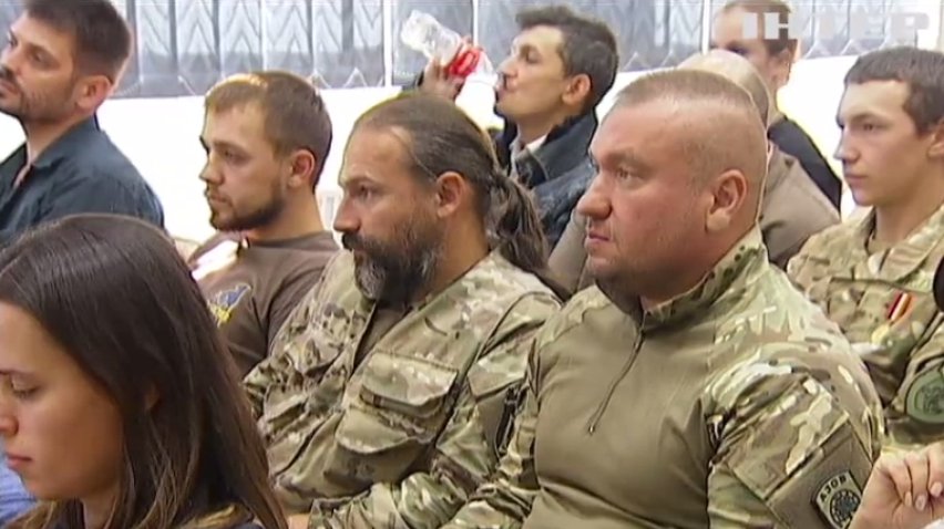 Солдатам-иностранцам на Донбассе грозит депортация и суд