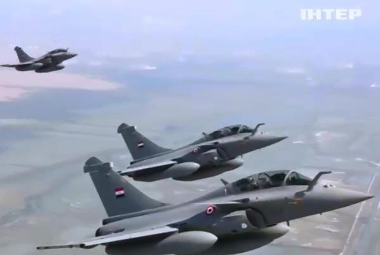 Авіація Франції розпочала бомбардування ісламістів у Сирії