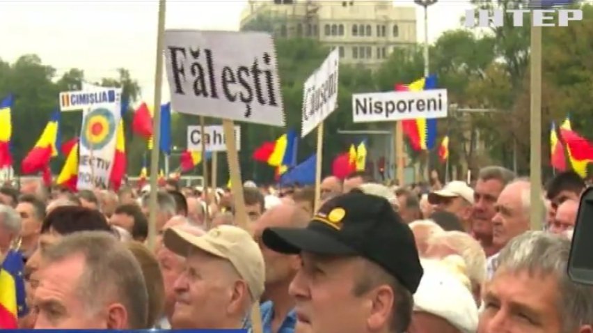 На акцию протеста в Кишиневе вышло 100 тыс. человек