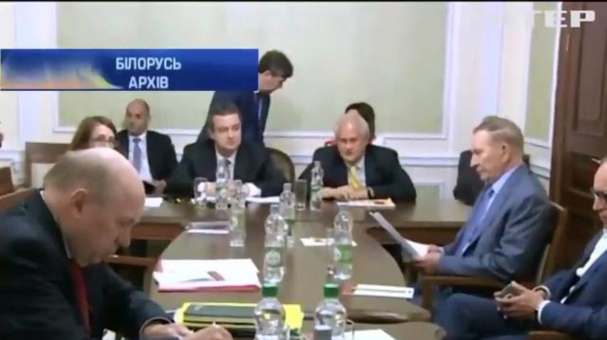 У Мінську обговорять відведення танків з фронту на Донбасі
