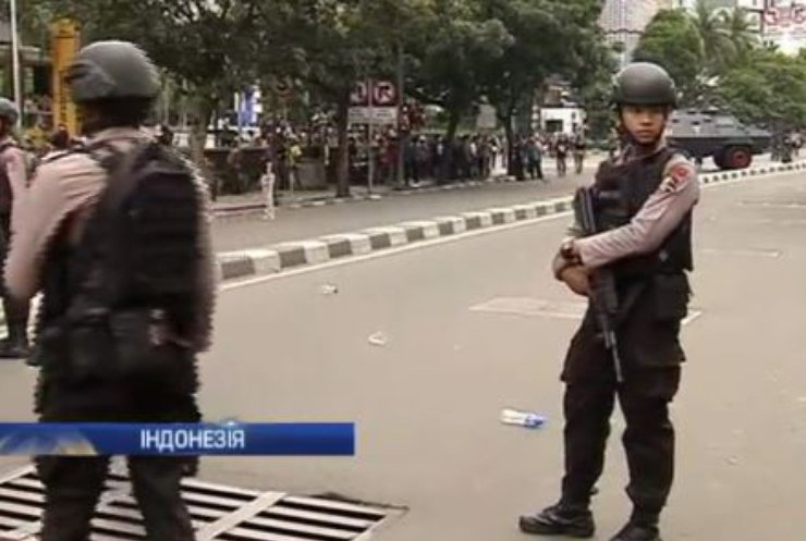 Вибухи у Індонезії: терористи заїхали до Джакарти на мотоциклах
