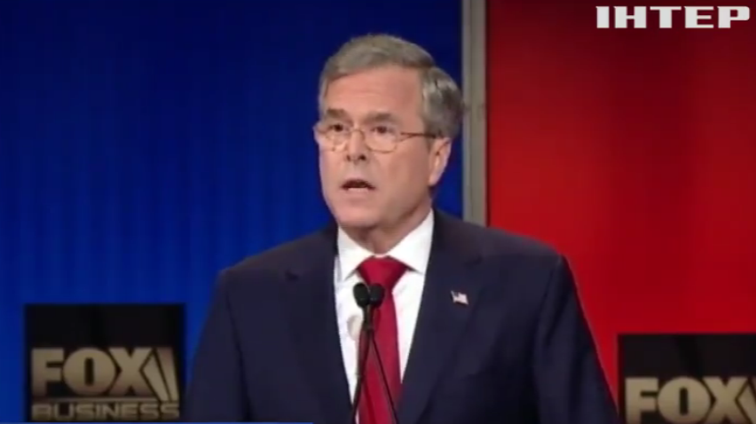 В США на теледебатах Буш назвал Клинтон угрозой для страны