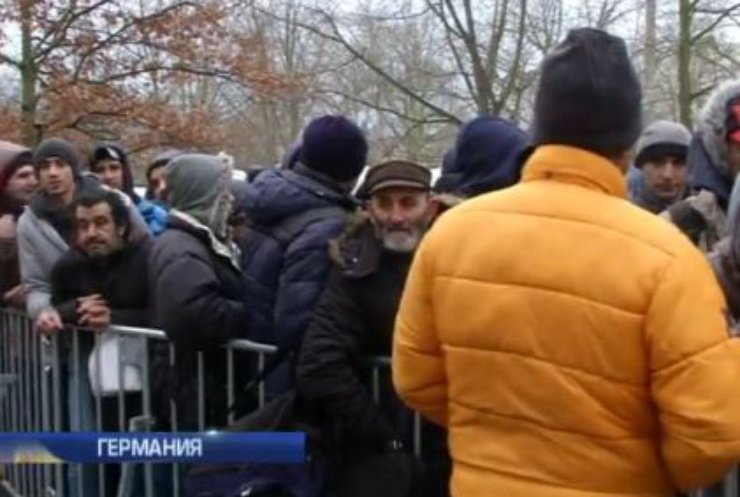 В Германии мигранты требуют убежища через суд