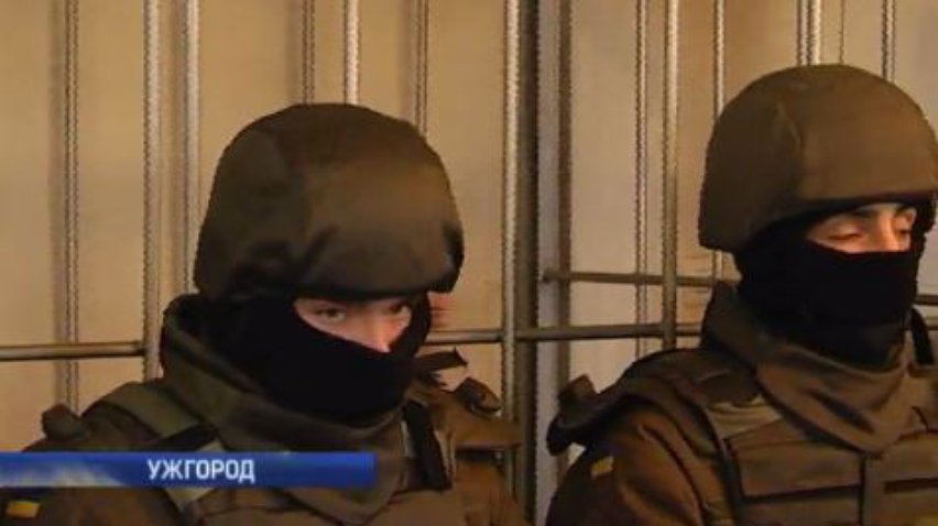 Полицию на заседании по Драгобрату атаковали газом (видео)
