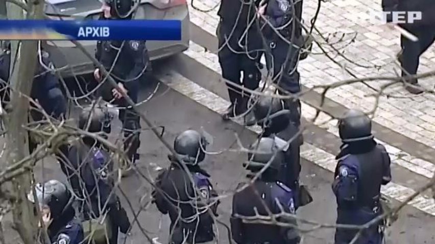 "Тітушкам" роздали 600 автоматів для придушення Євромайдану