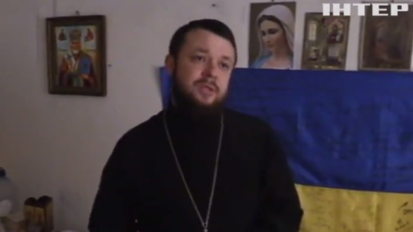Біля Авдіївки військові капелани моляться за мир в Україні