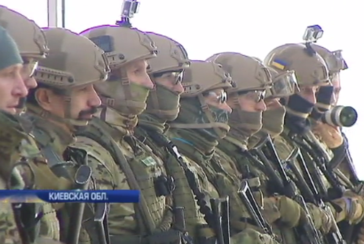 Спецназ полиции "сдал экзамен" в аэропорту Борисполя (видео)