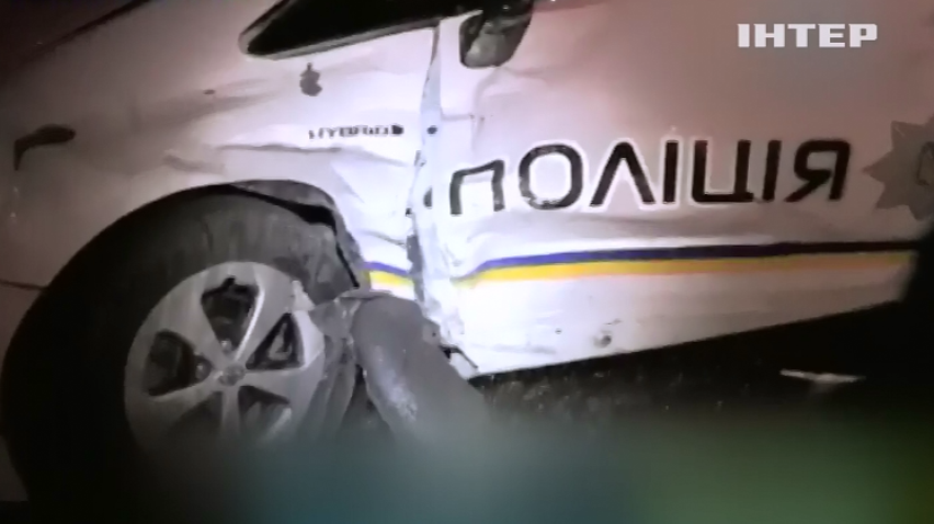 В Києві поліцейські врізалися в машину порушника