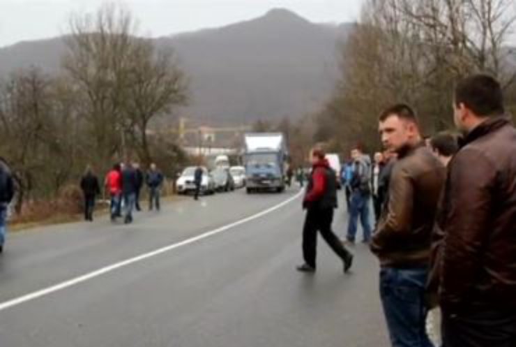 На Закарпатье перевозчики протестуют против блокады фур в России
