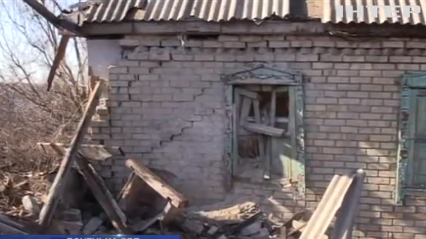 Сепаратисти розбомбили село Зайцеве артилерією