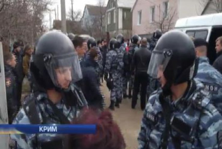 У Криму обшукують будинки кримських татар