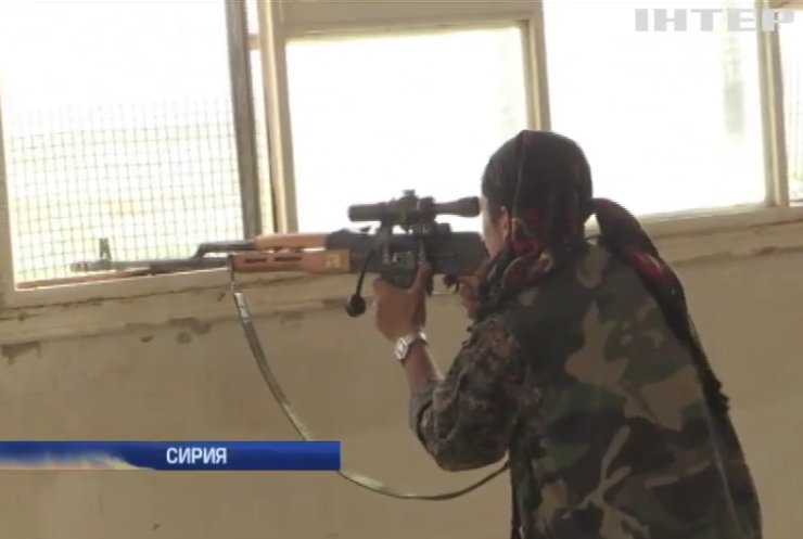 В Сирии против террористов ИГИЛ воюют женщины-снайперы