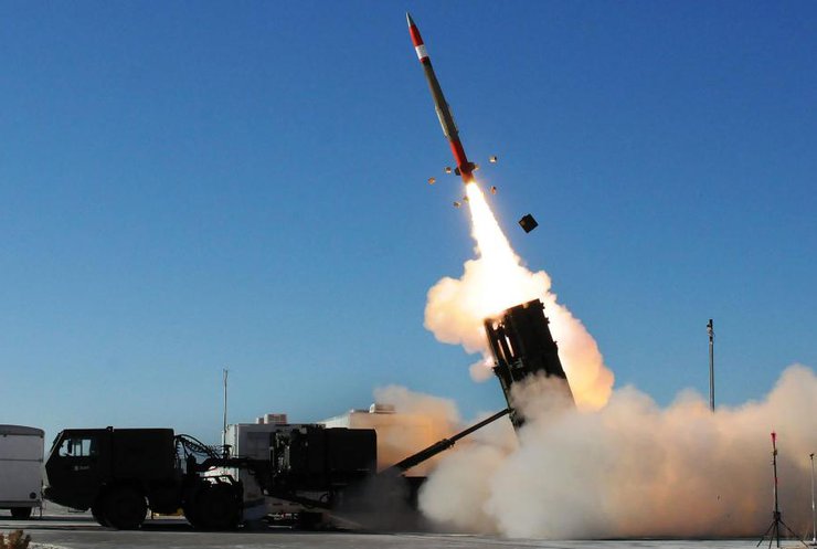 США продемонструють силу запуском балістичної ракети