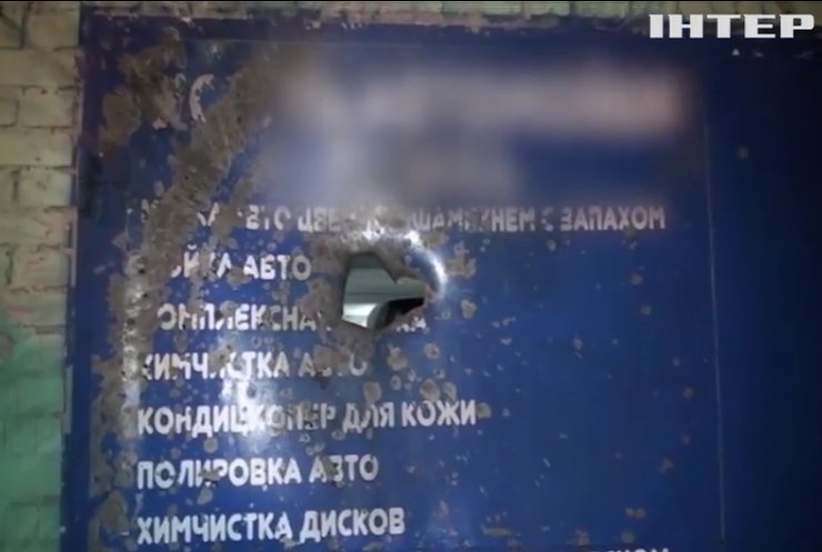 В Киеве гранатометом обстреляли СТО (видео)