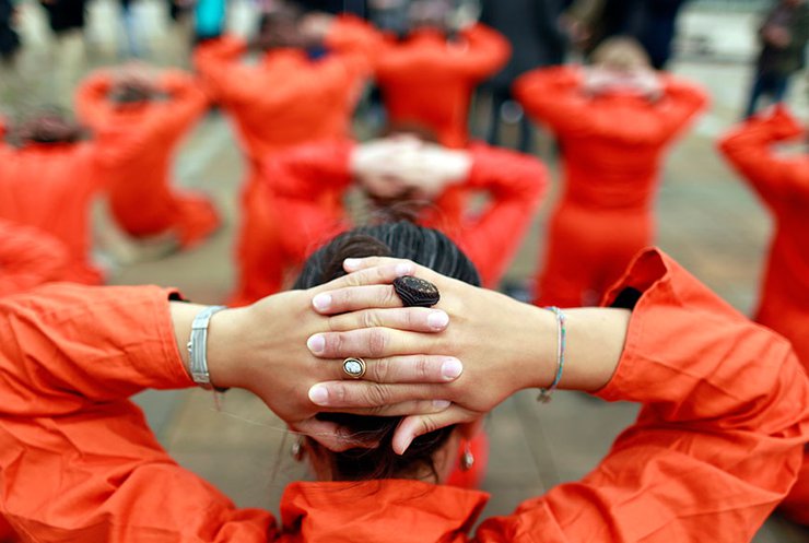 Пентагон опубликовал снимки пыток заключенных армией США
