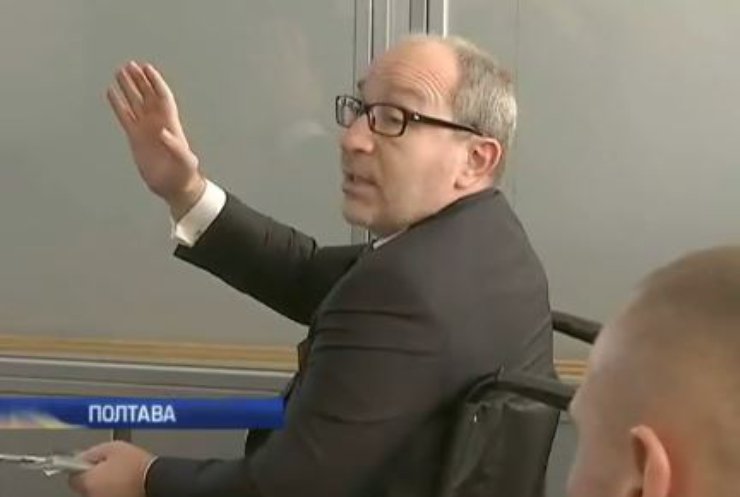 Геннадий Кернес предложил купить прокурору костюм (видео)