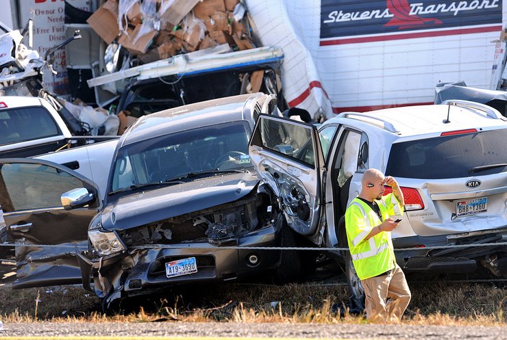 У США в масштабній аварії розбилась сотня автомобілів