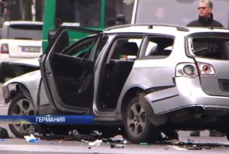 В Берлине на трассе взорвался автомобиль