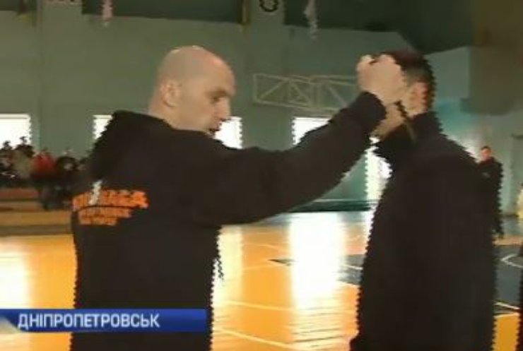 Патрульні Дніпропетровська вивчають бойове мистецтво з Ізраїлю