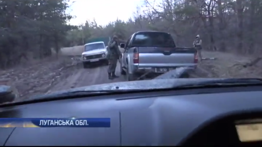 Бандити пропускають контрабанду на Донбас за мільйонні хабарі (відео)
