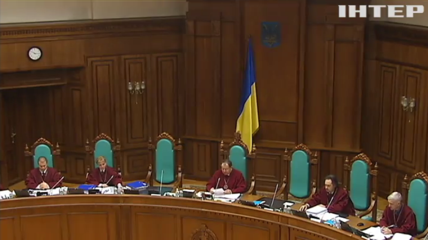 Украине грозят сотни исков из-за закона о люстрации