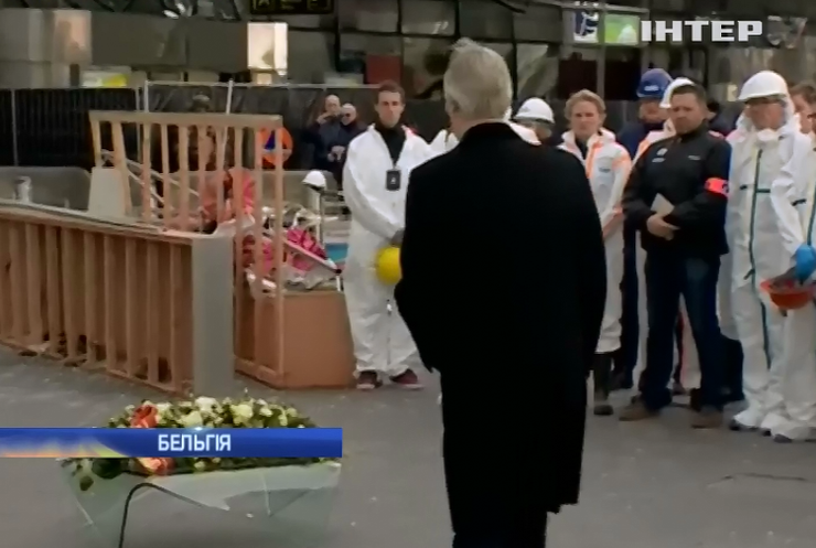 Король Бельгії приніс квіти до місця теракту в аеропорту