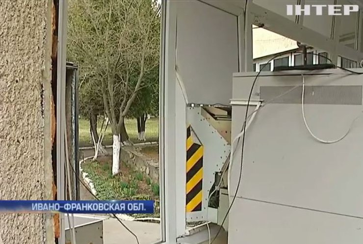 В Ивано-Франковске пытались взорвать банкоматы