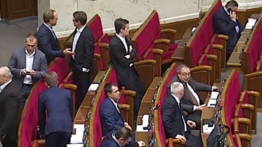 В Раде фракции спорят о портфелях в новом Кабмине