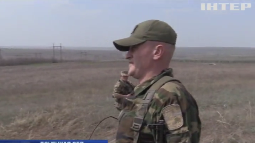В Донецкой области военных пытались взять в кольцо