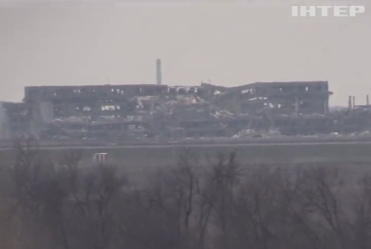 Позиції військових на Донбасі обстріляли з важкої артилерії