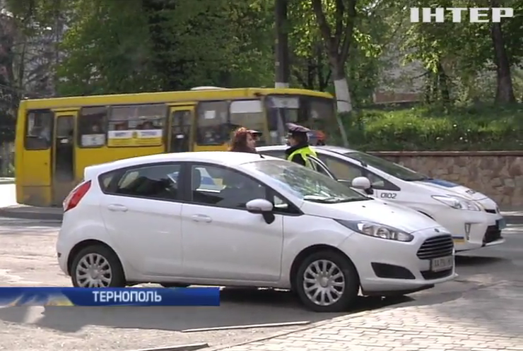 Полицейская Тернополя вышла на работу под действием амфетамина (видео)