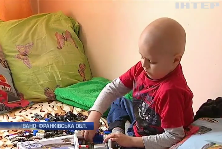 Чотирирічному Михайлу потрібні півмільйона гривень для подолання лейкемії 