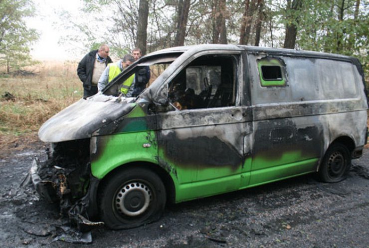 В Запорожской области подожгли инкассаторов в автомобиле