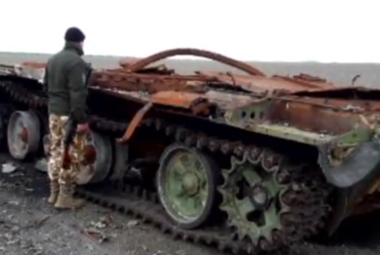 На Донбасі біля Волновахи знайшли танк з Росії