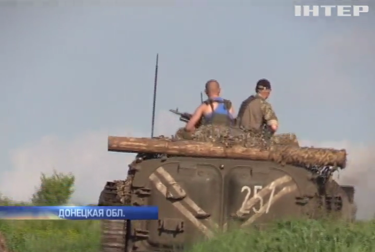Под Горловкой боевики бьют по военным прямой наводкой из танка 
