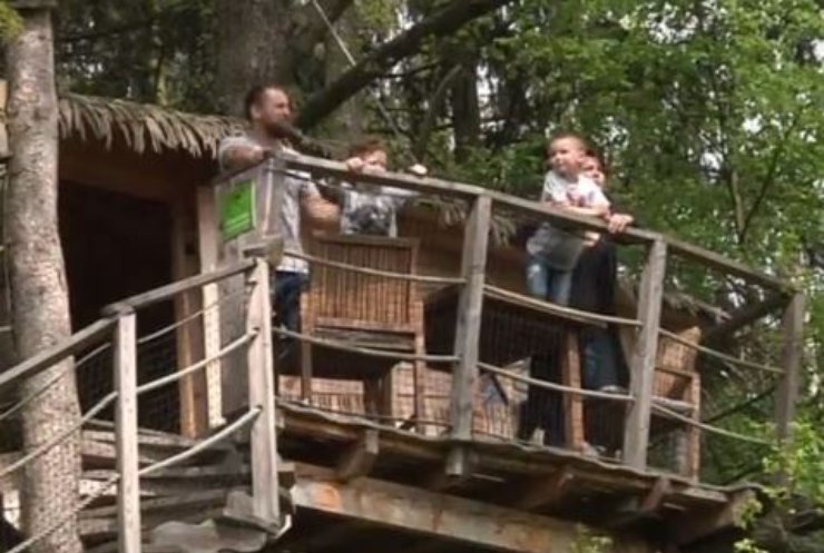 Туристів у Чехії селитимуть на деревах (відео)