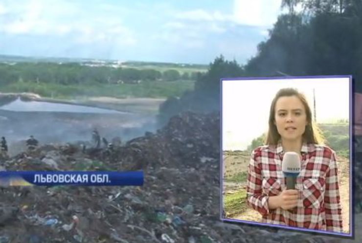 Трагедия во Львове: спасателей похоронило под грудой мусора