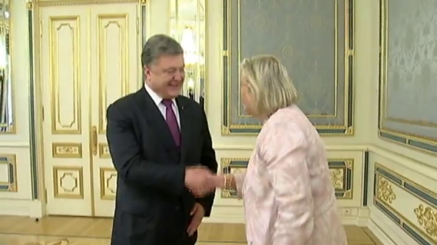 Порошенко закликав Нідерланди посприяти асоціації України із ЄС