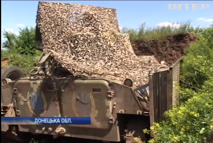 Військові відбивають атаки диверсантів зі Стаханова