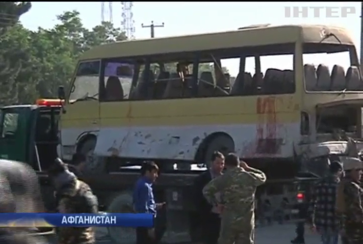В Афганистане взорвали микроавтобус с людьми