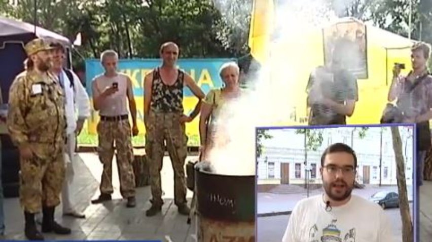 В Николаеве сожгли чучело коррупционера