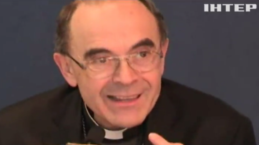 Во Франции епископ остался на посту после скандала с педофилами