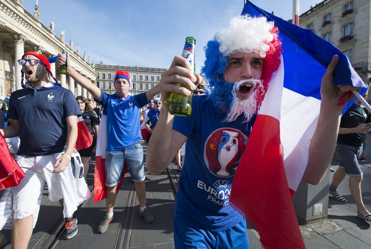 Во Франции началась борьба за титул Евро-2016 