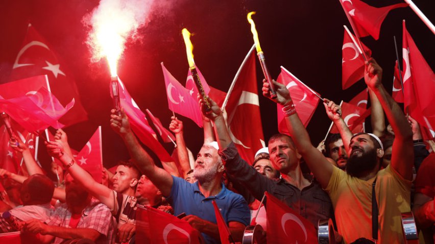 Турции грозит исключение из НАТО за исламизацию и чистки