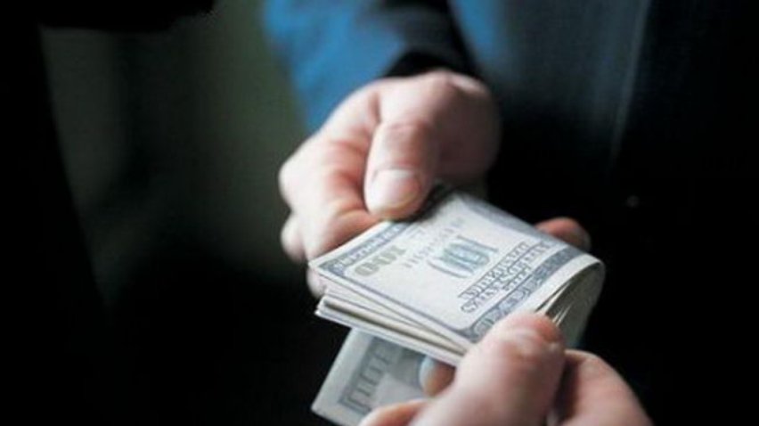 На Полтавщине прокурор попался на взятке в $19 тыс